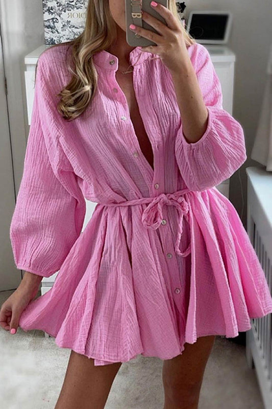 Wrinkled dress with buttoned belt