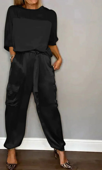 Kleya - Smooth satin two-piece suit with mid-length top and pants for women