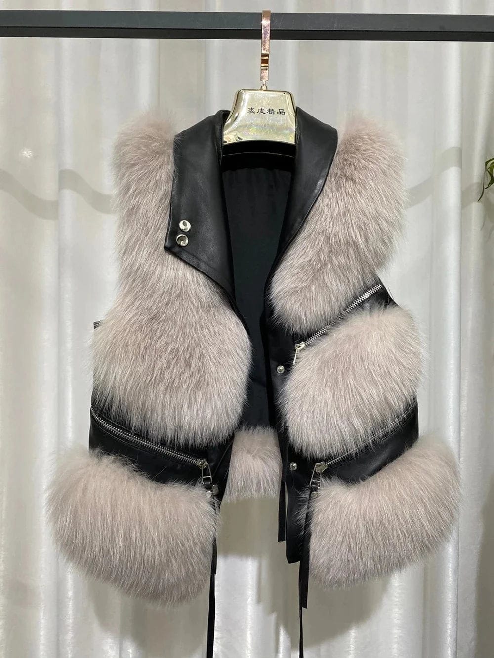 LP | Large vest in genuine fox fur with zipper