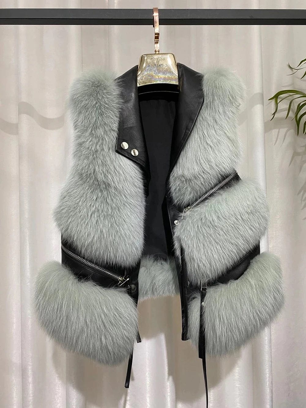 LP | Large vest in genuine fox fur with zipper