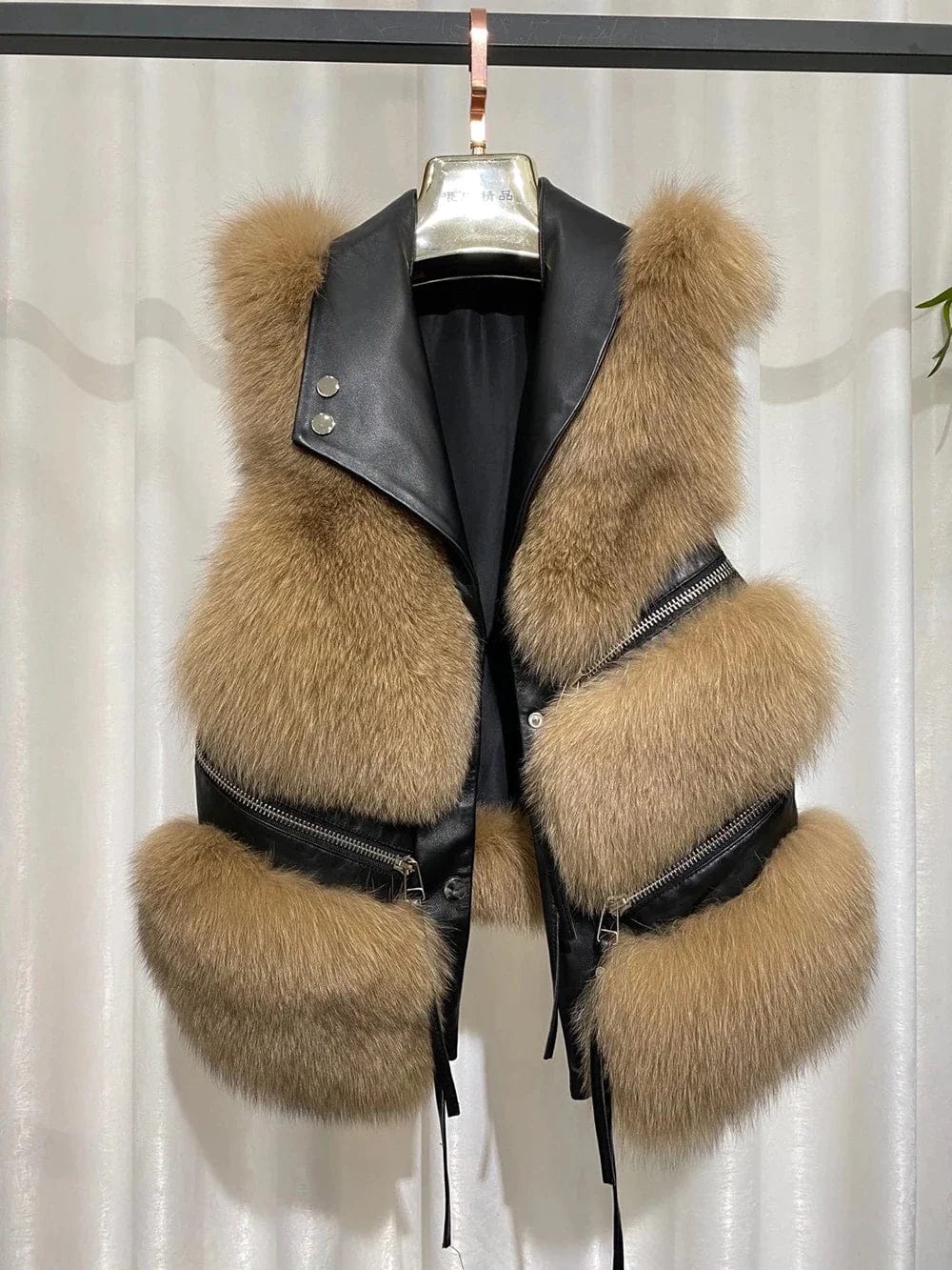 LP | Large vest in genuine fox fur with zipper