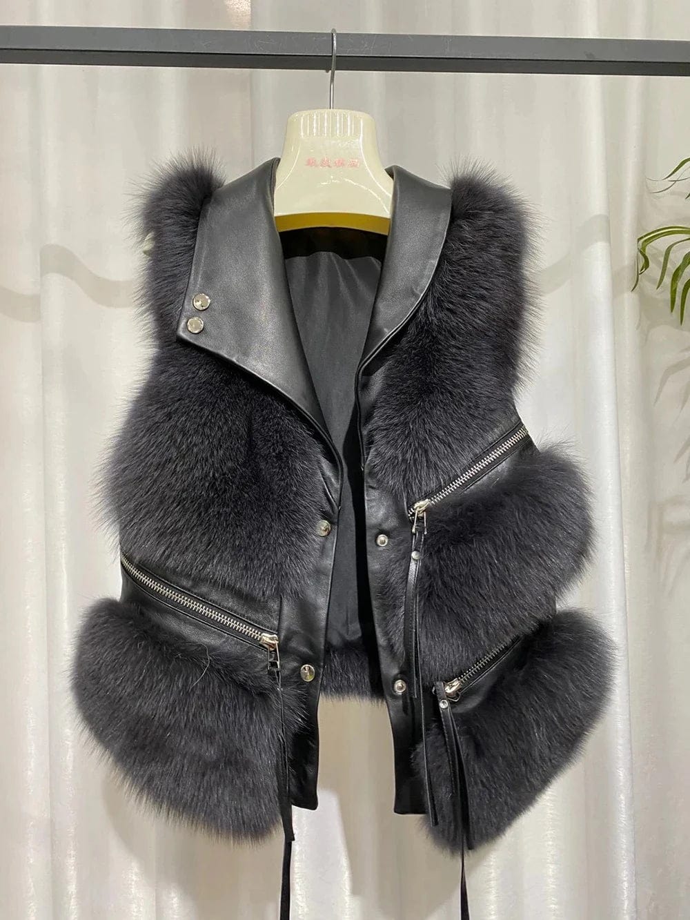 LP | Large genuine fox fur zippered vest
