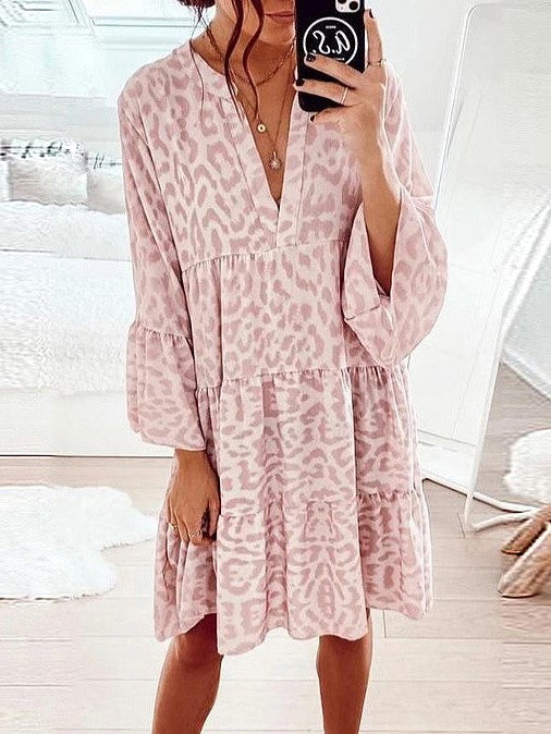 LD Printed dress with long sleeves and a loose V-neckline