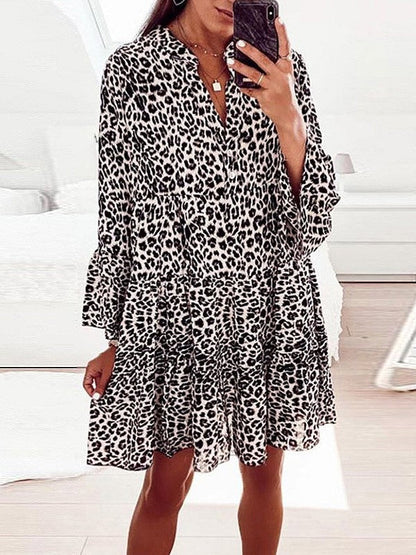 LD Printed dress with long sleeves and a loose V-neckline