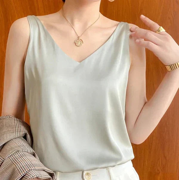 Nora - Silky, elegant and airy top for women