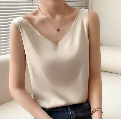 Nora - Silky, elegant and airy top for women