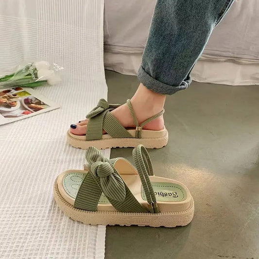 LP | Fashionable sandals