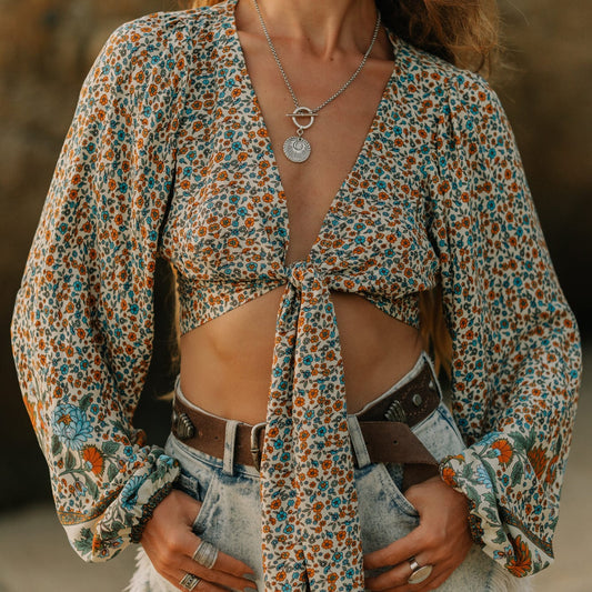 Freya Retro - V-neck blouse with bell sleeves