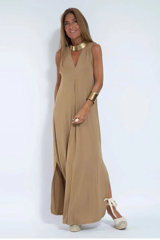 Elegant dress with a flattering cut.